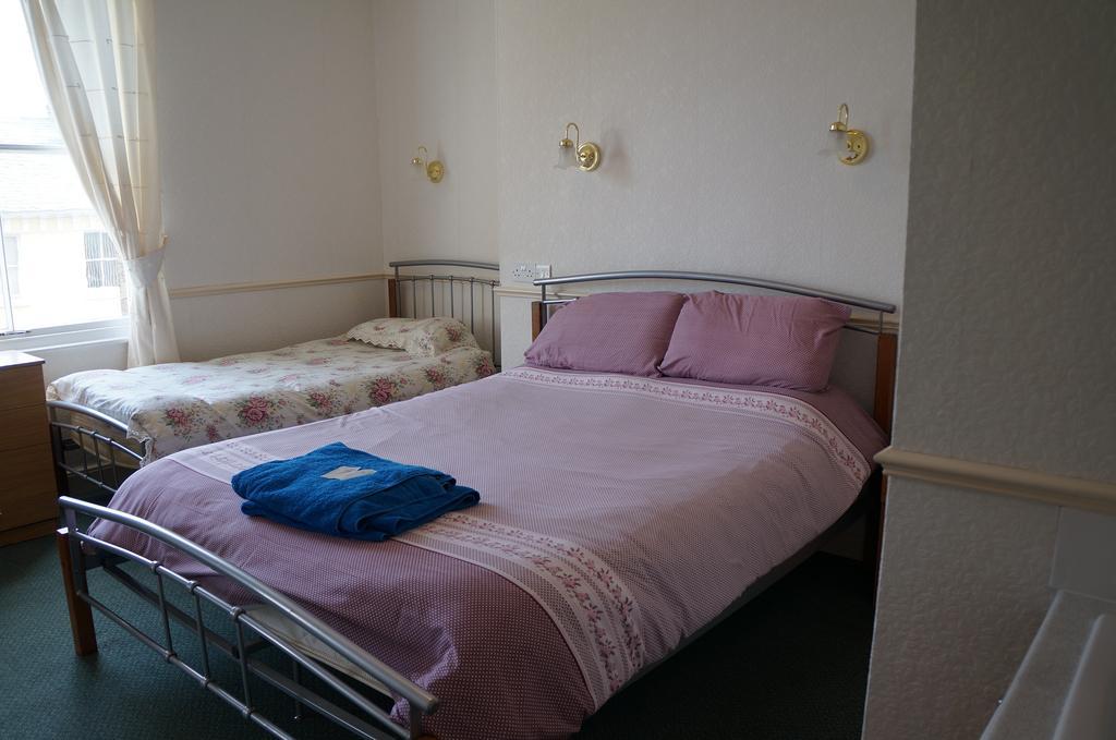 The Captain Guesthouse Скарборо Екстер'єр фото
