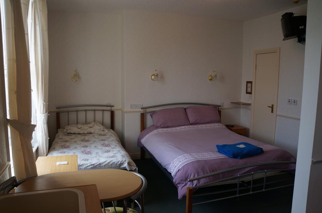 The Captain Guesthouse Скарборо Екстер'єр фото