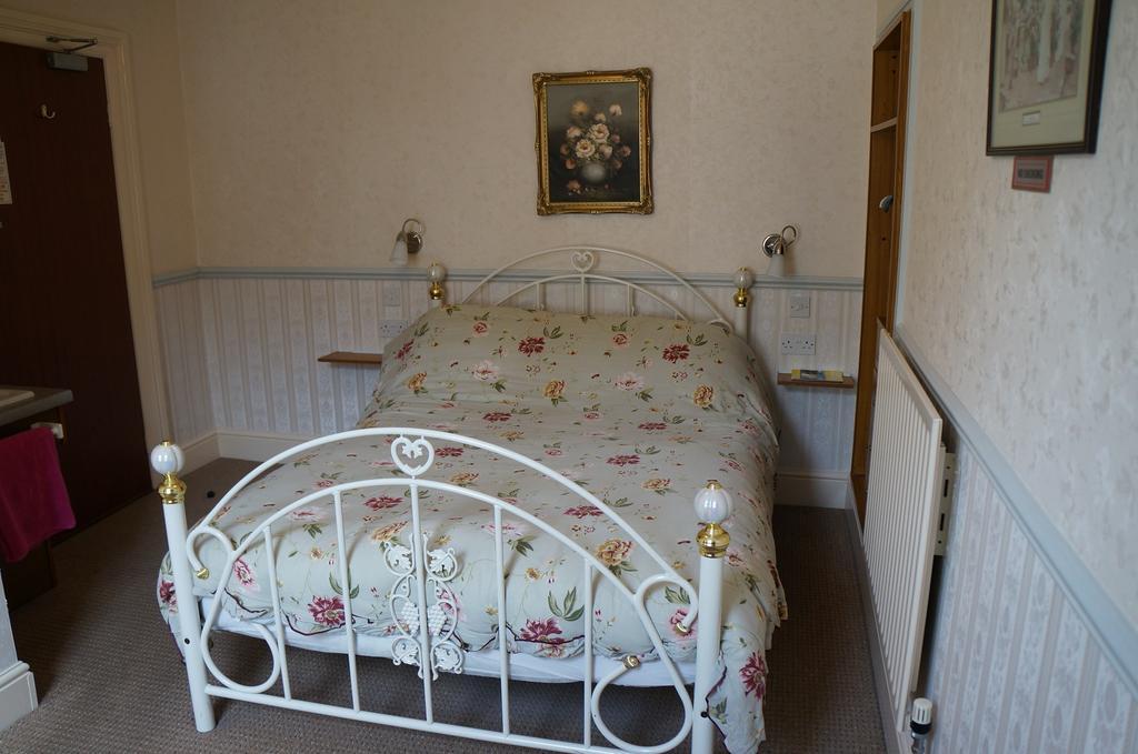 The Captain Guesthouse Скарборо Екстер'єр фото